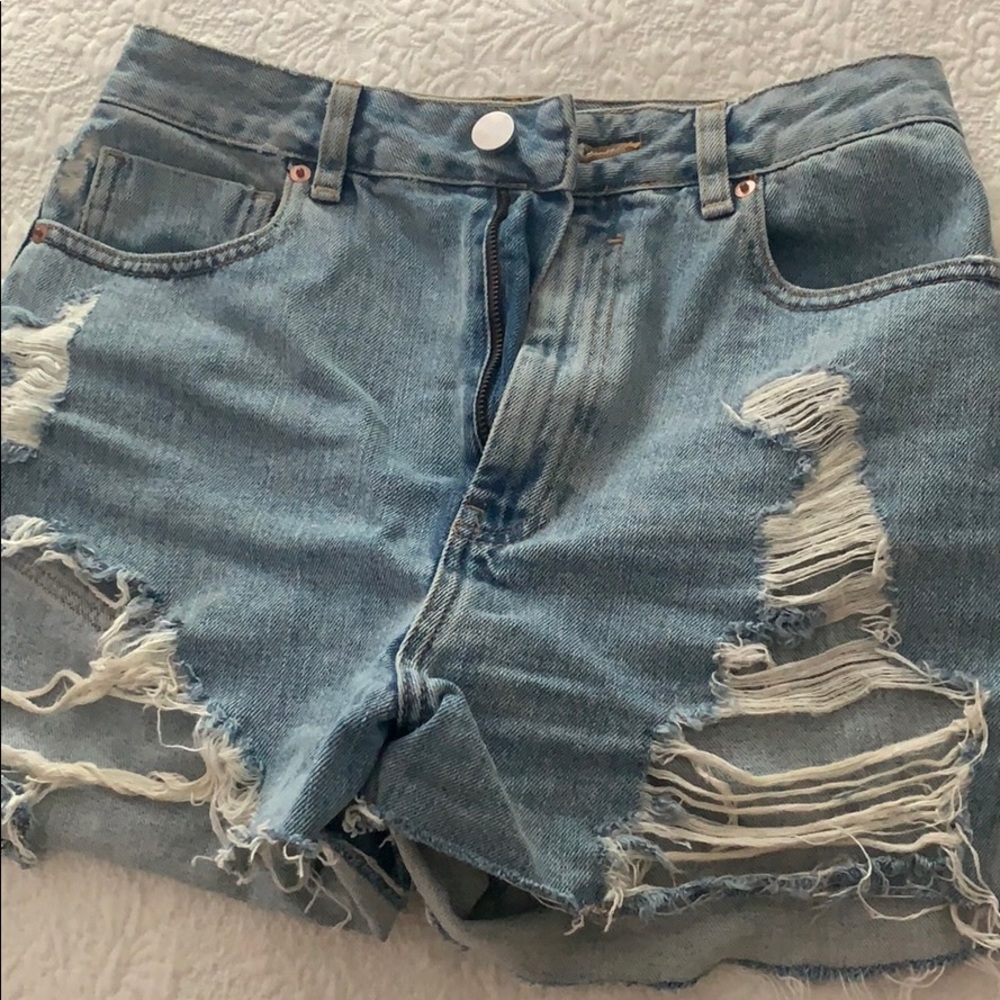 ASOS \\ Denim Ripped Shorts - Picture 6 of 7